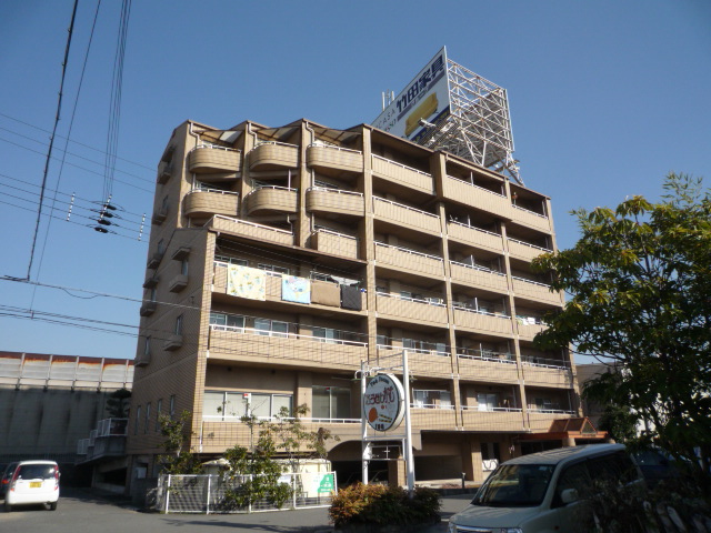 建物外観　鉄筋コンクリートのしっかりした建物です！