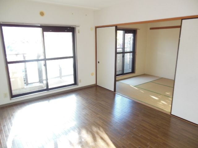 居室・リビング　★明るいリビング★