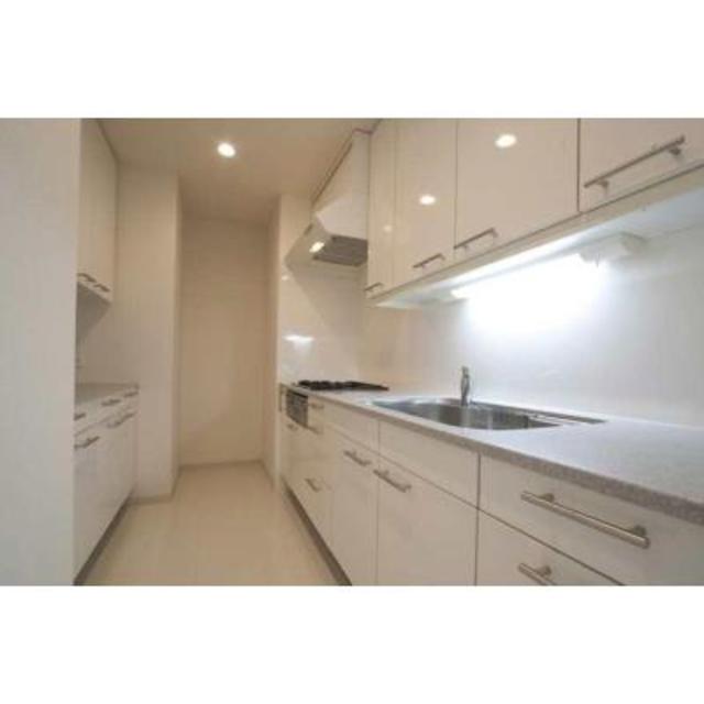 キッチン　※写真は同タイプ住戸です。