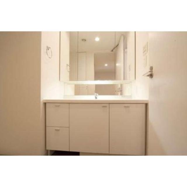 洗面設備　※写真は同タイプ住戸です。