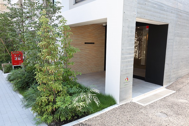 エントランス　エントランス