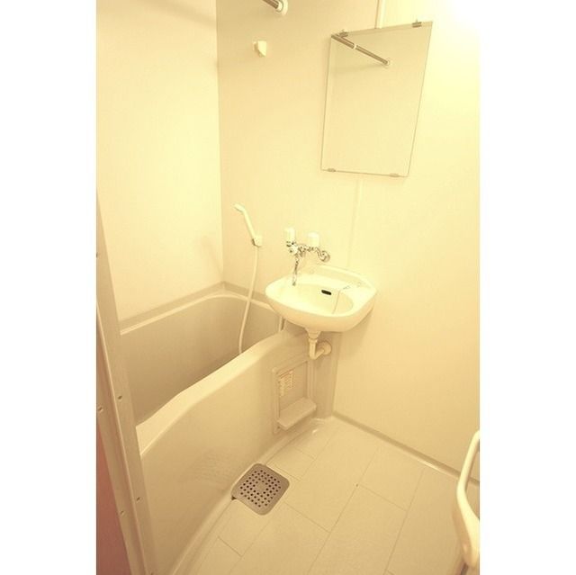 洗面設備　脱衣スペースもあります