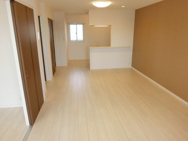 居室・リビング　照明付き