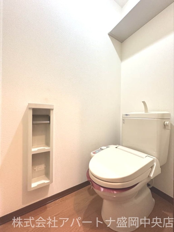 トイレ　同じ間取りの別部屋の写真です