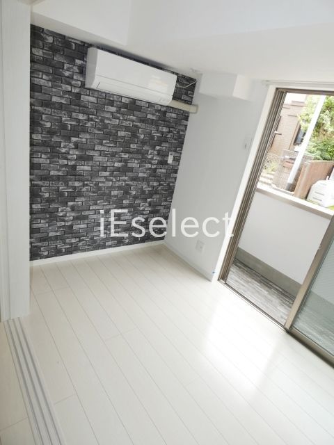 その他部屋・スペース　アクセントクロスで明るいお部屋です！