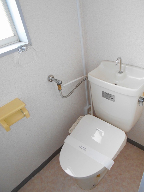 トイレ　温水洗浄便座