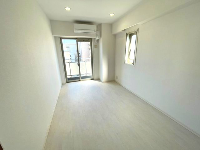 居室・リビング　イメージとして同マンション他部屋を表示しています