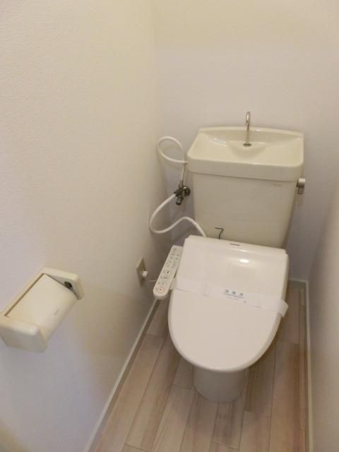 トイレ　ウォシュレット完備
