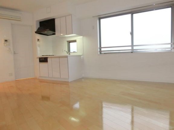 居室・リビング　弊社は全物件が仲介手数料半月分でご紹介可能です。