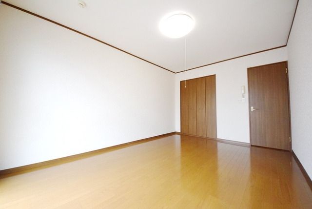 居室・リビング　開放的な室内です♪