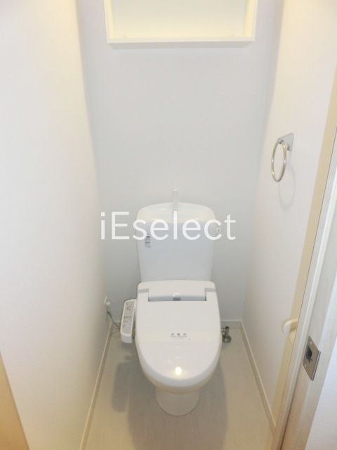 トイレ　温水洗浄便座付きのトイレ