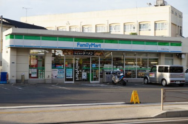 コンビニ　ファミリーマート MG溝口六丁目店（コンビニ）まで293m