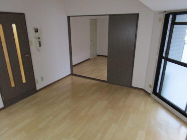 居室・リビング　※同物件別室※