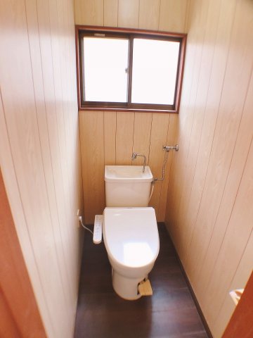 トイレ　ウォシュレット付