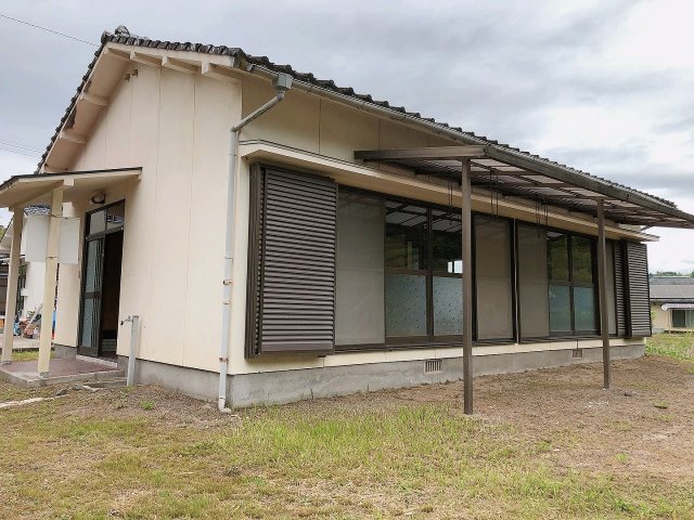 建物外観　平屋づくりの広々とした戸建です