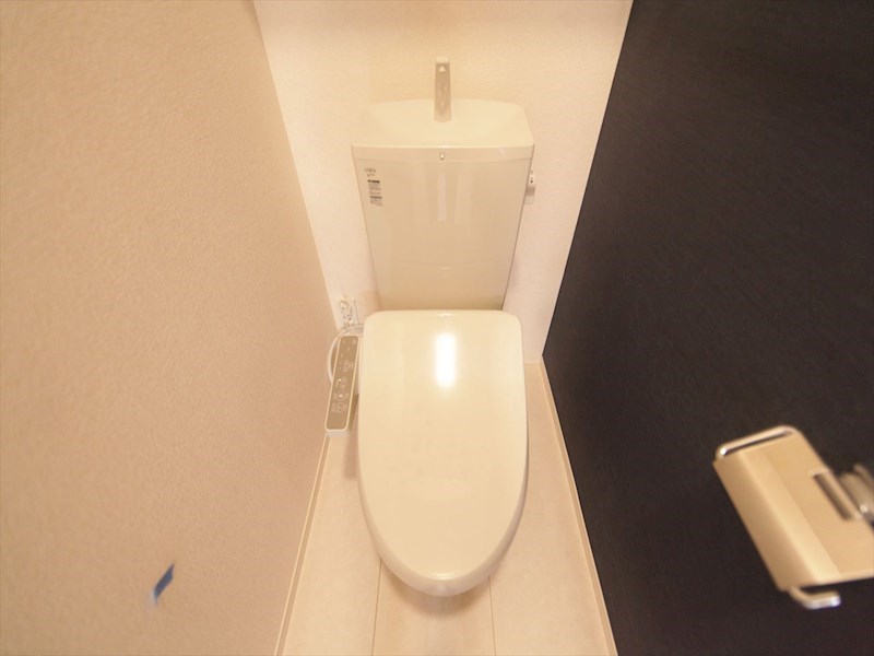 トイレ　温水洗浄暖房便座付トイレ