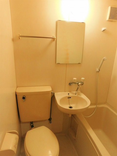 バス・シャワールーム　３点ユニットバス・参考定期借家契約２年