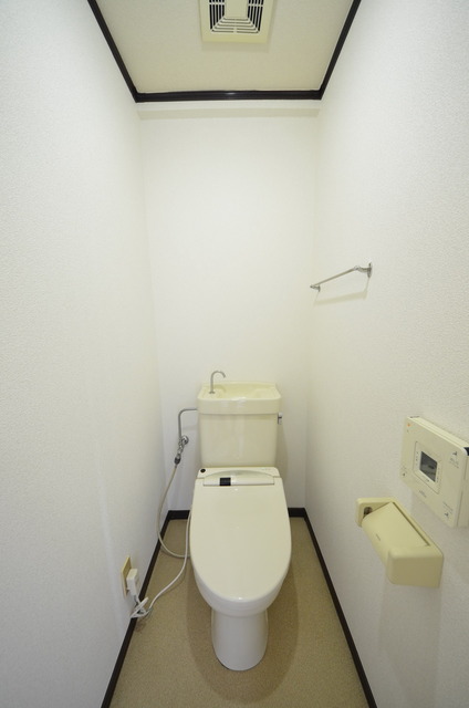 トイレ　★清潔感のあるトイレ★～別号室参考写真～