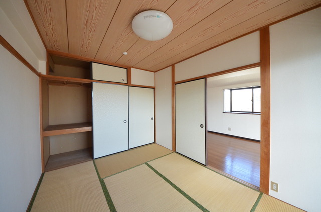 収納　★奥行きがあり、使いやすい収納です★～別号室参考写真～