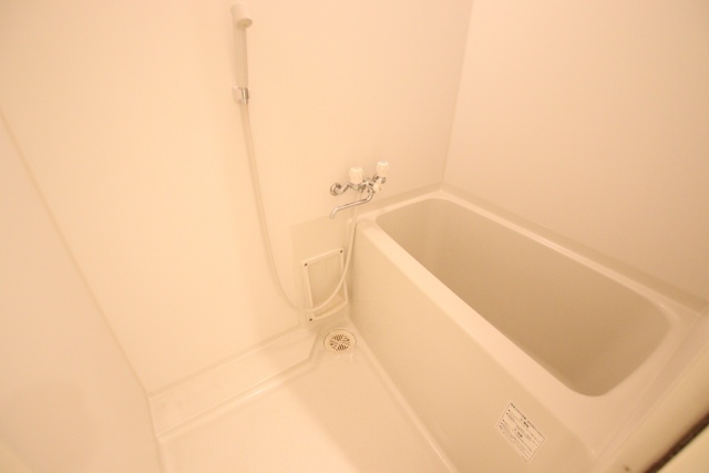 バス・シャワールーム　※別室の参考写真の為、現況優先です。