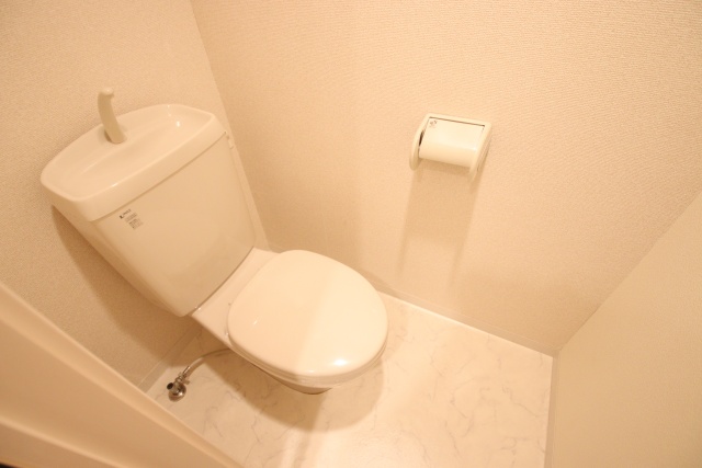 トイレ　※別室の参考写真の為、現況優先です。