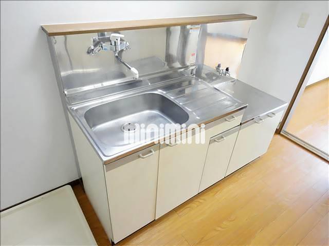 キッチン　まな板を置けるスペースがございます。