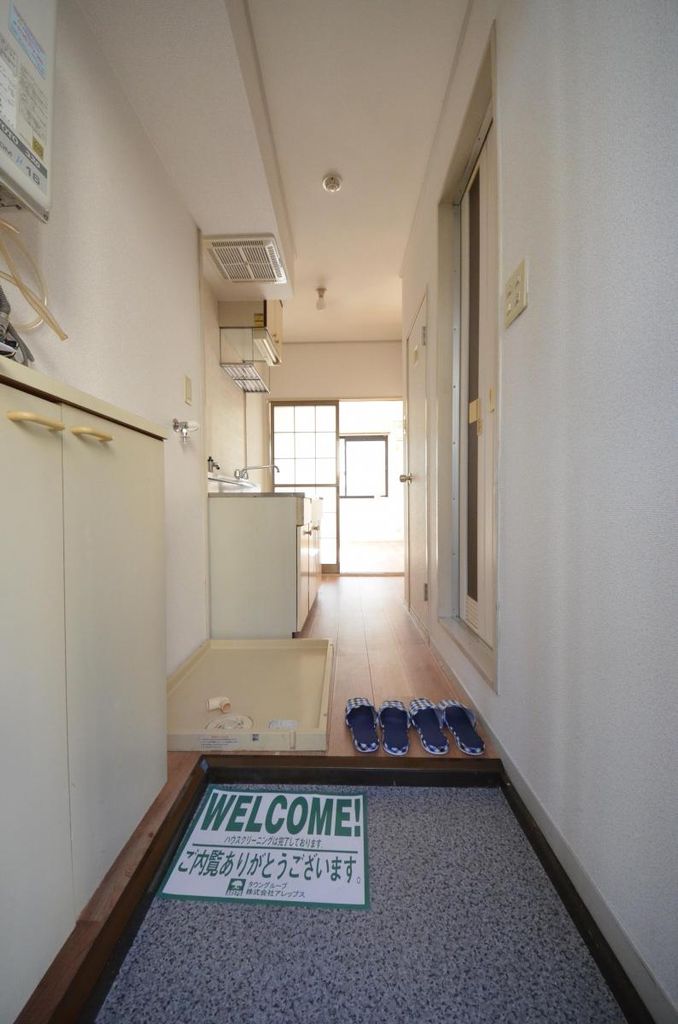 玄関　同建物別号室参考写真です。