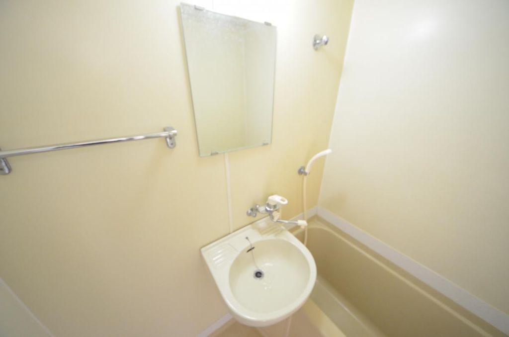 洗面設備　同建物別号室参考写真です。