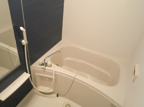 バス・シャワールーム　追焚、浴室乾燥機付♪