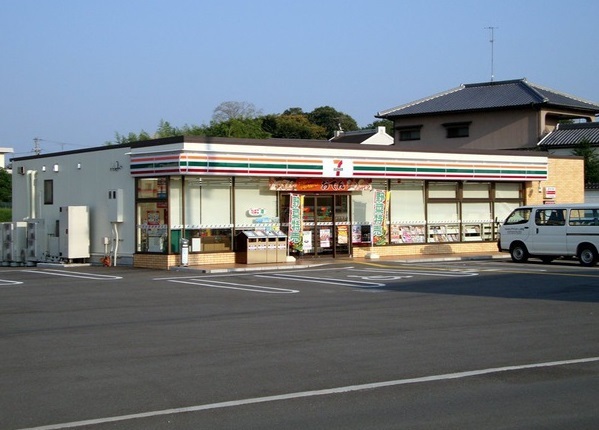 コンビニ　セブンイレブン堺草部店（コンビニ）まで190m