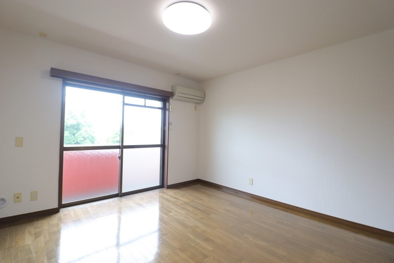 居室・リビング　別室参考写真(反転タイプ）