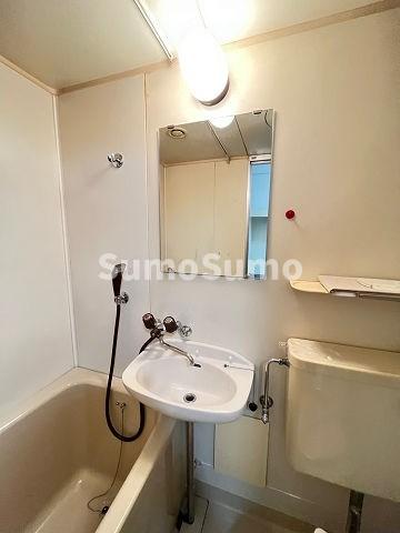 洗面設備　スペースが確保できる洗面所です