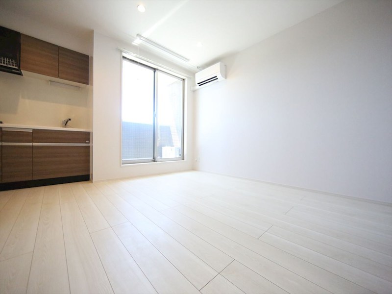 バルコニー　ＬＤＫ8.3帖　エアコン完備　バルコニー　同仕様写真