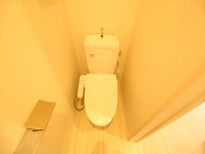 トイレ　温水洗浄暖房便座付トイレ　同仕様写真