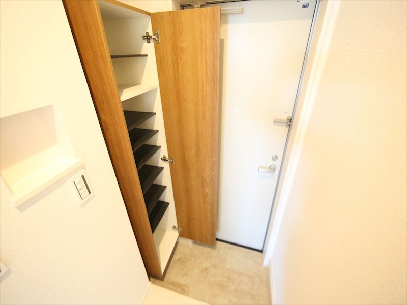 玄関　玄関　シューズボックス付　同仕様写真