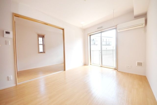 居室・リビング　★★広々としたリビング★★