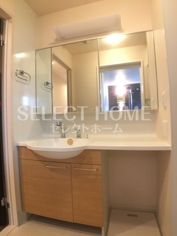 洗面設備　独立洗面化粧台付き