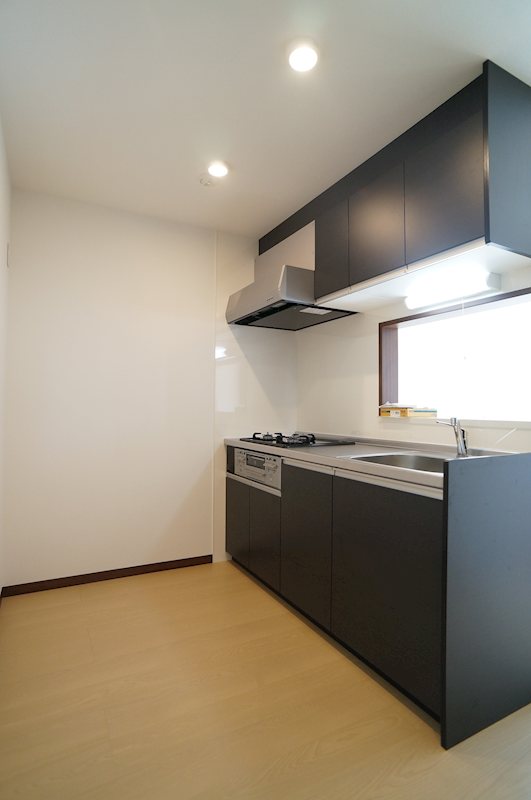 キッチン　グリル機能を備えた便利なシステムキッチンで、調理が快適に。