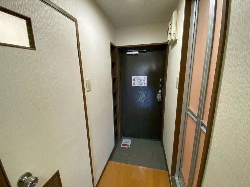 玄関　シューズボックスあります