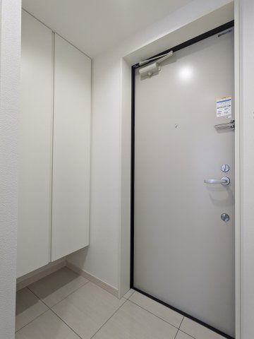 玄関　収納もある玄関です