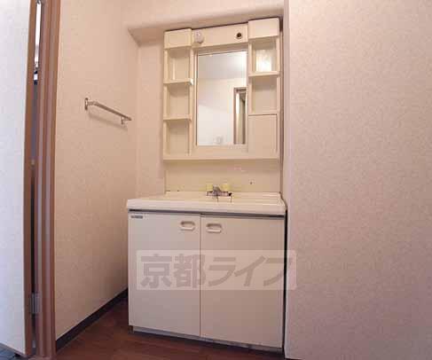 洗面設備　独立洗面台です。