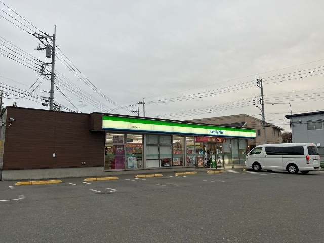 コンビニ　ファミリーマート昭島田中町店（コンビニ）まで377m