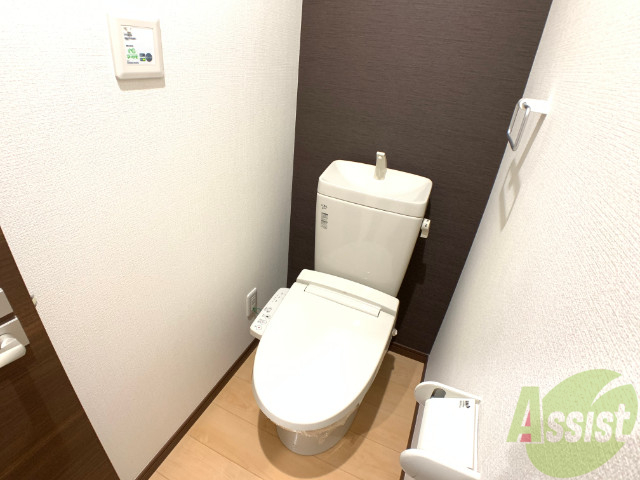 トイレ　便利なウォシュレット機能がついていました。