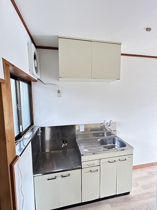 キッチン　写真は202号室です（参考）