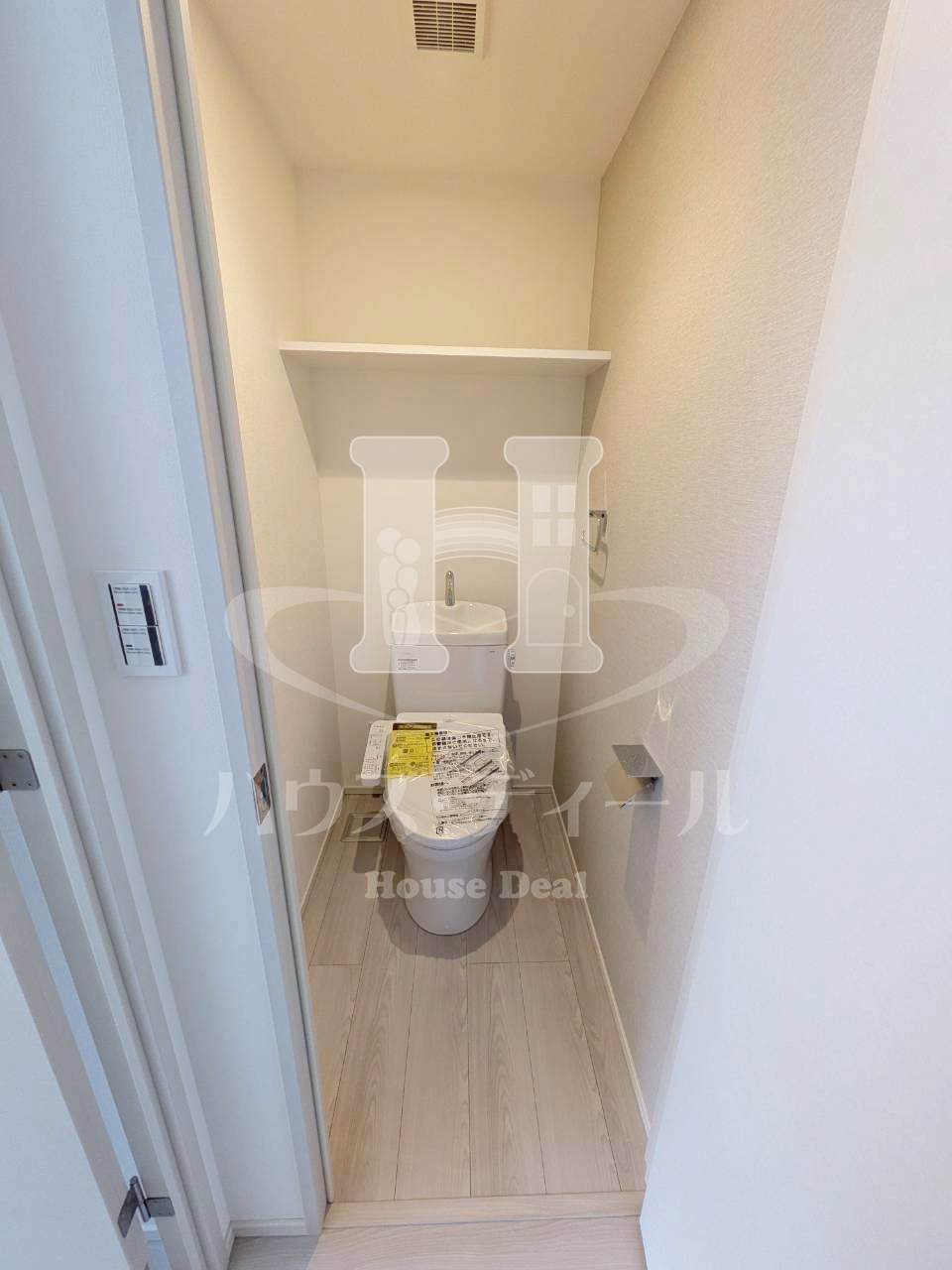 トイレ　別号室参考写真です