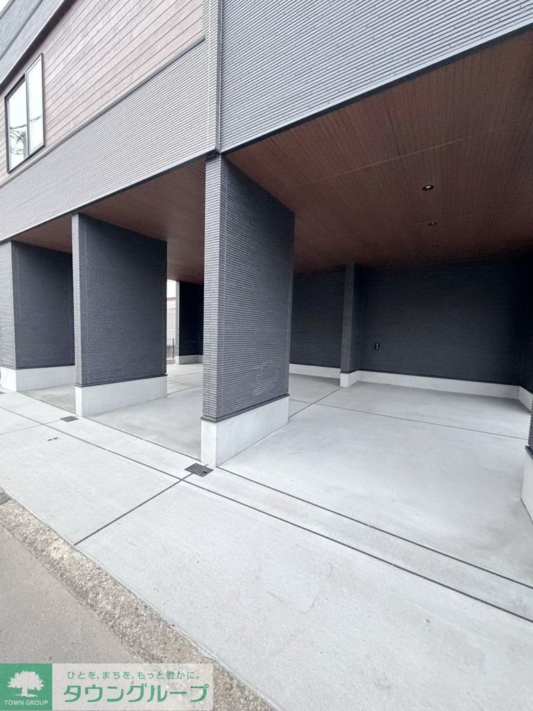 駐車場　エントランス