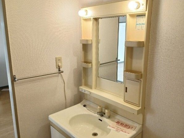 洗面設備　使いやすい洗面所です