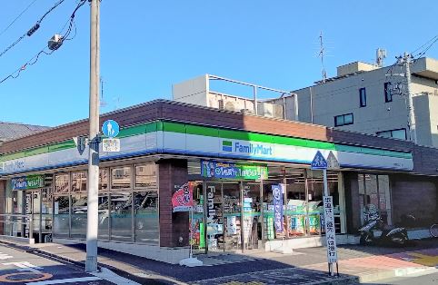 コンビニ　ファミリーマート 練馬桜台二丁目店（コンビニ）まで104m