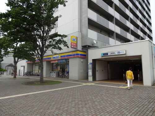 コンビニ　ミニストップ南砂町駅前店（コンビニ）まで452m