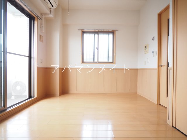 居室・リビング　フローリングです